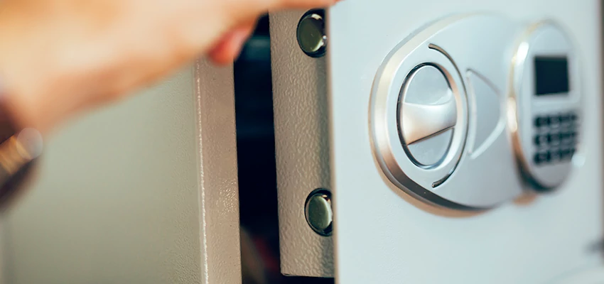 Fingerprint Safe Openers in Delano, CA